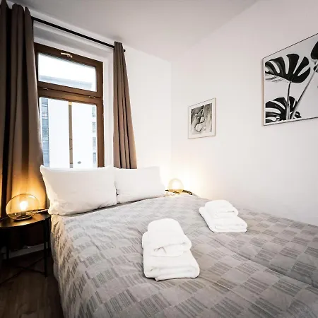 ⋙ Stilvolle Mit 2 Schlafzimmern & Balkon ⋘ Apartment *